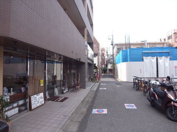 【プリムローズ桜台駅前】前面道路