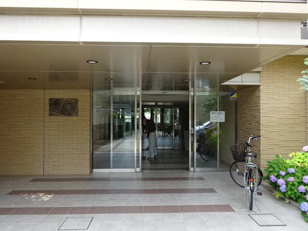 【D’クラディア光が丘レジデンス】エントランス
