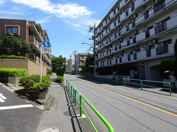 【ライオンズマンション中村橋第3】前面道路