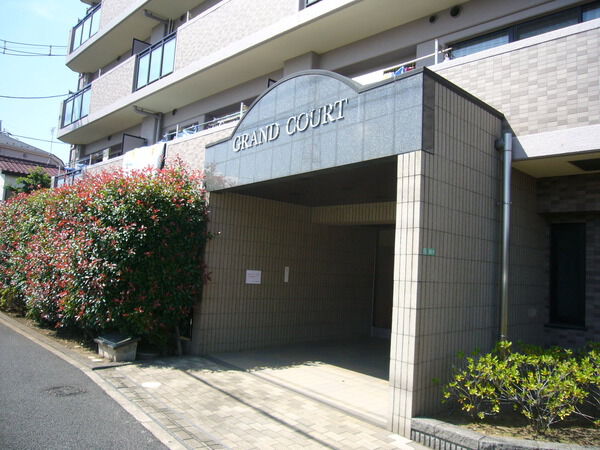 【グランコート大泉学園】エントランス