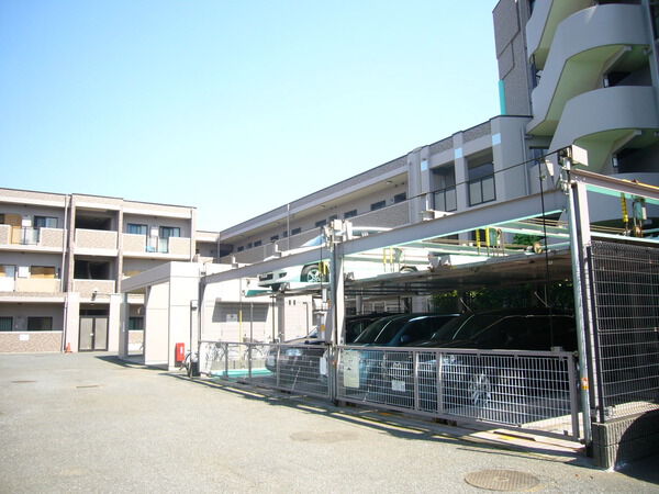 【グランコート大泉学園】敷地内駐車場