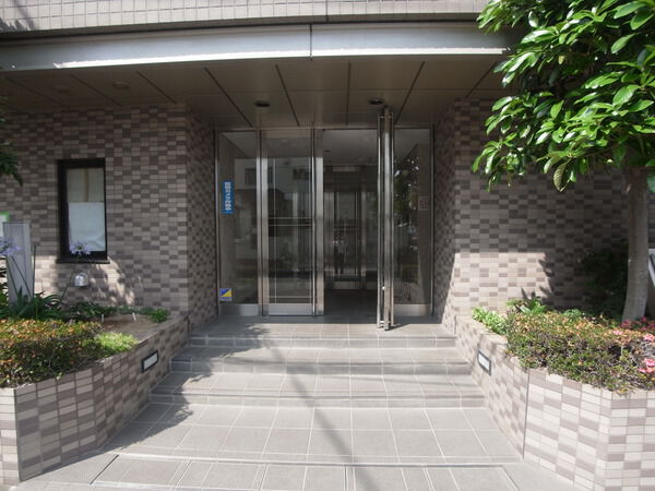 【レクセル成増】エントランス付近 【レクセル成増】エントランス付近