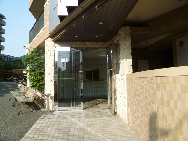 【ヴェルマージュ和光南】エントランス付近