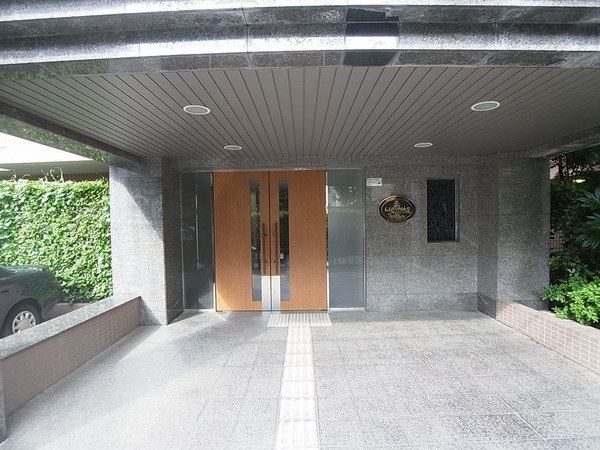 【ルピナス赤塚ツインガーデン壱番館】エントランス付近 【ルピナス赤塚ツインガーデン壱番館】エントランス付近