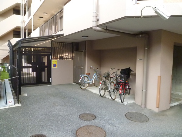 【ヴェラハイツ成増】駐輪場 【ヴェラハイツ成増】駐輪場