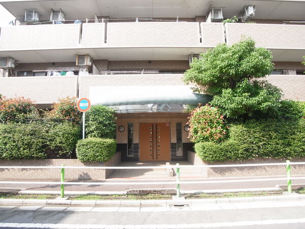 【ライオンズマンション西高島平溝下公園】外観写真