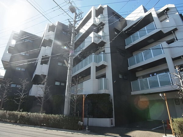 【ブランズ小竹向原】外観写真