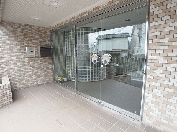 【朝日フィオーレ上板橋】エントランス　　