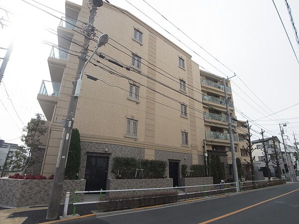 【ヴェレーナ志村坂上ヒルズ】外観写真