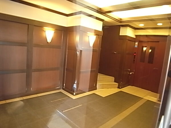 【トゥールロワイヤル池袋要町プレジール】エントランス 【トゥールロワイヤル池袋要町プレジール】エントランス