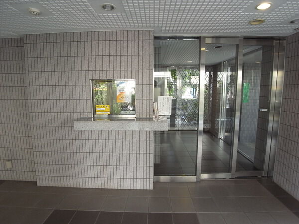 【ライオンズシティ椎名町】エントランス