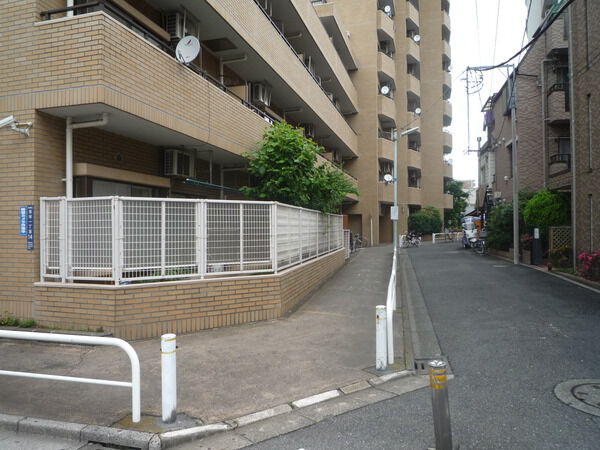 シャロン志村坂上