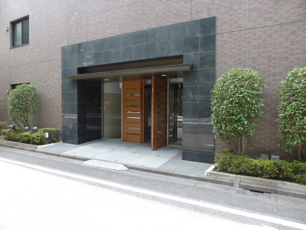 【メイツ王子】エントランス 【メイツ王子】エントランス