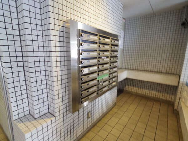 【テラス高田馬場】郵便ポスト 【テラス高田馬場】郵便ポスト