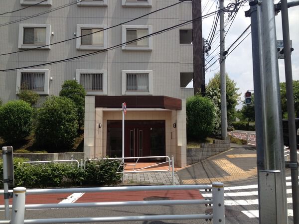 サングレイス京王堀之内コートD