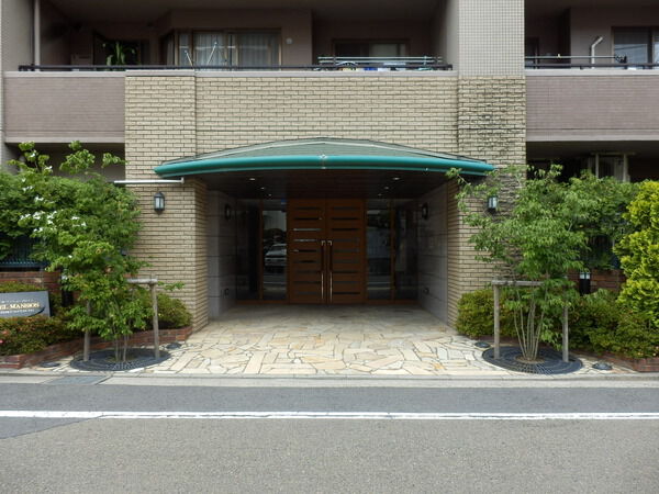 【レクセルマンション西国立】エントランス入口