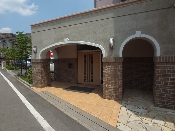 【サンクレイドル桜街道】エントランス 【サンクレイドル桜街道】エントランス