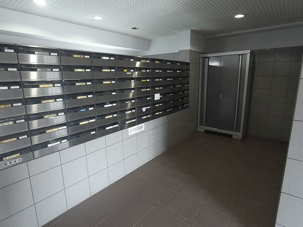 【サンライズマンション玉川上水】メールボックス 【サンライズマンション玉川上水】メールボックス