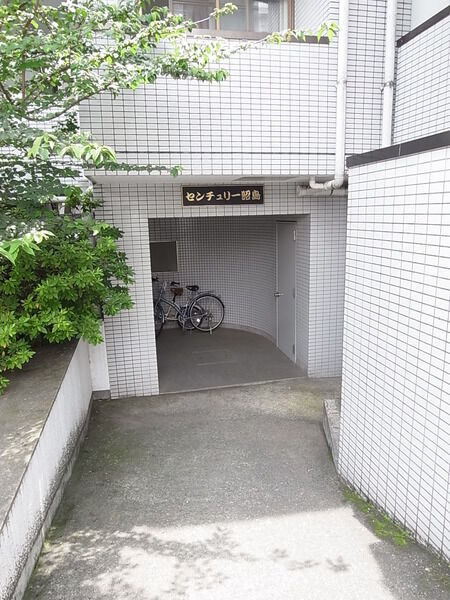 【センチュリー昭島】エントランス