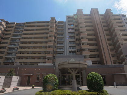 全１４９世帯の風格ある堂々たる外観