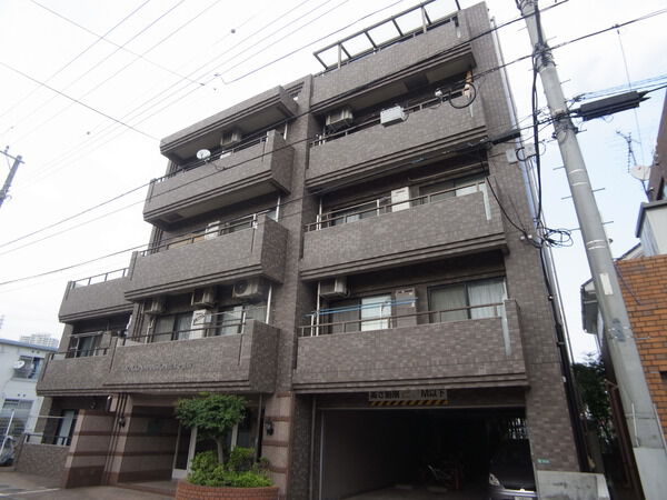 【ドラゴンマンション橋本十番館】落着きあるブラウンタイル貼 【ドラゴンマンション橋本十番館】落着きあるブラウンタイル貼