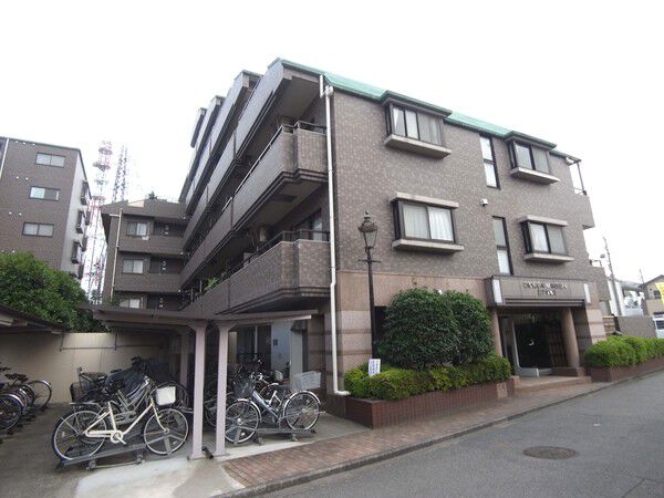 【ドラゴンマンション橋本六番館】エントランス周辺の様子 【ドラゴンマンション橋本六番館】エントランス周辺の様子