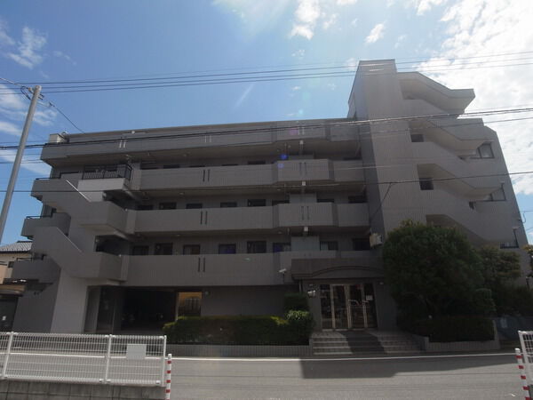 【ラムズ橋本】落ち着きあるタイル貼マンション