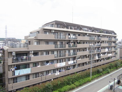 駅より歩いて１０分ながら閑静な住環境