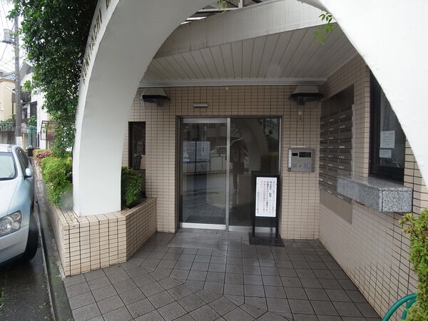 【国立ダイカンプラザⅡ号館】エントランス