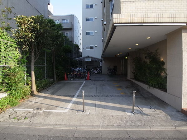 【イトーピア国立マンション】エントランス