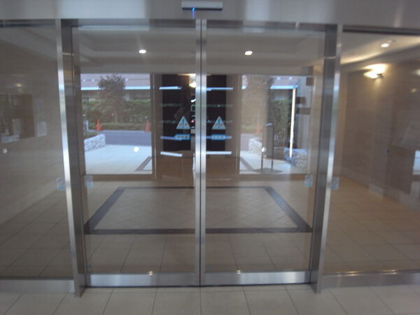 【プレシス武蔵小金井】エントランス 【プレシス武蔵小金井】エントランス