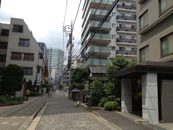 【藤和シティホームズ三鷹】前面道路（禅林寺通り）
