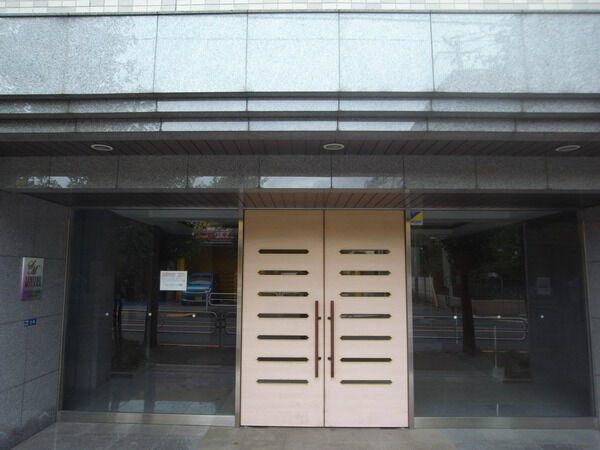 【サンティール三鷹サウスウィングス】エントランス