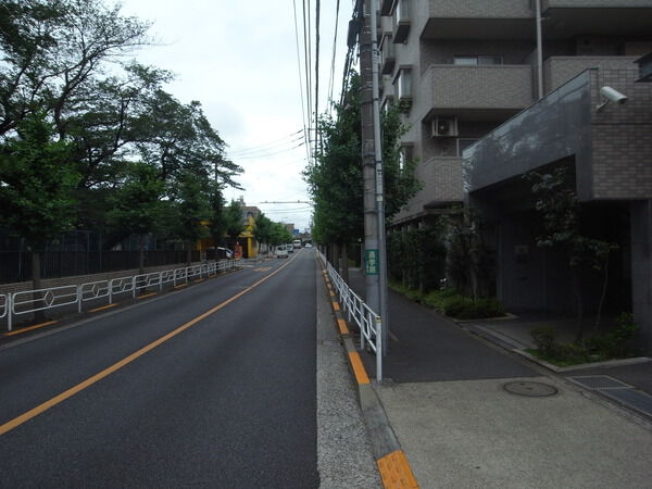 【サンティール三鷹ノースウィング】前面道路 【サンティール三鷹ノースウィング】前面道路