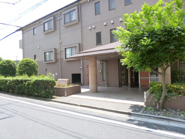 フォルスコート調布染地公園