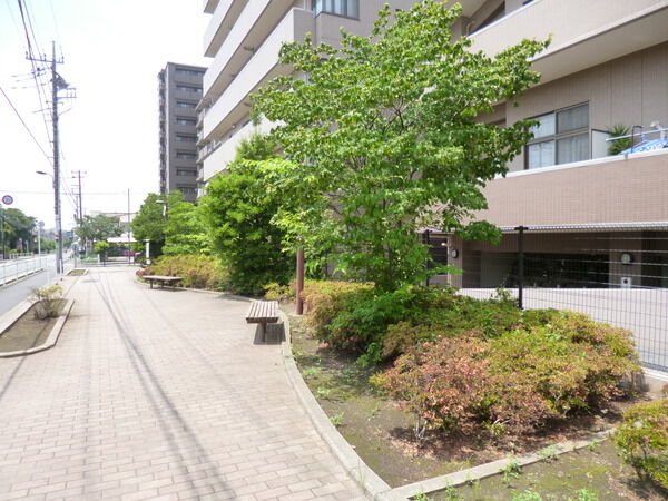 フォルスコート調布染地公園