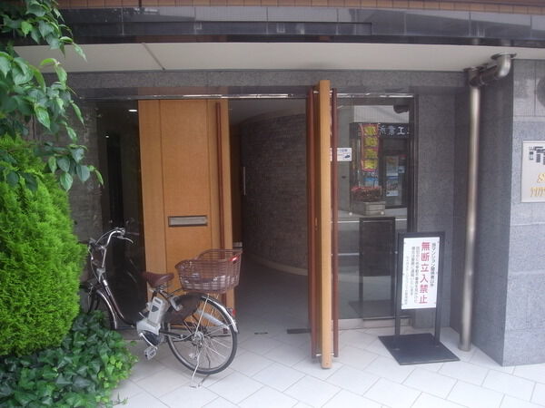 【センチュリーつつじヶ丘】玄関周り