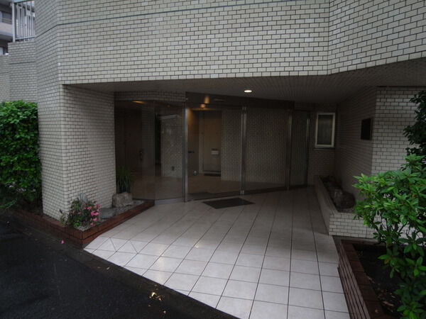 千歳烏山ロイヤルマンション 2枚目 千歳烏山ロイヤルマンション