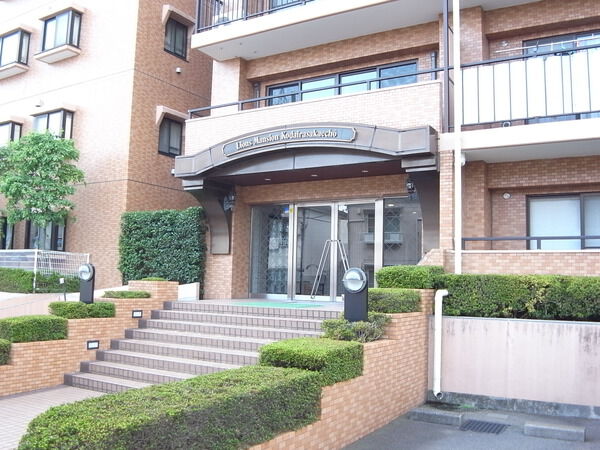 【ライオンズマンション小平栄町】エントランス