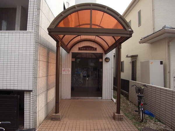 【フラワーヒル小平】エントランス