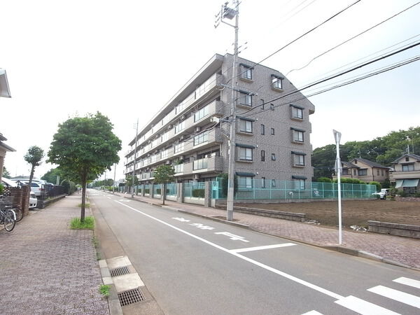 【ライオンズガーデン小平】外観