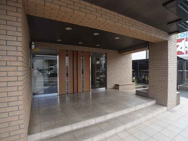 【シティコーポパルナス東村山本町パート6】エントランス