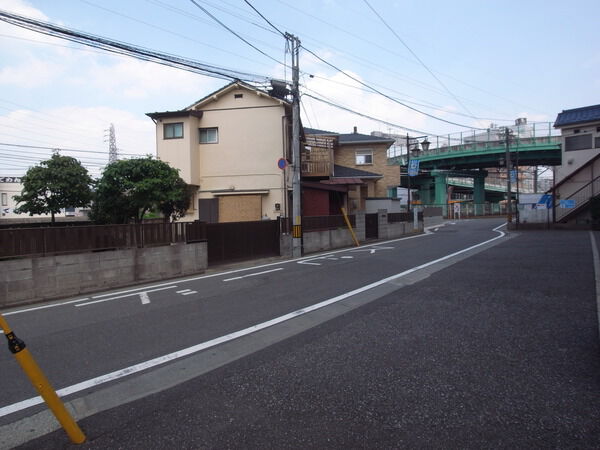 【ハイホーム朝霞本町】前面道路