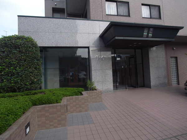 【マノー朝霞】エントランス