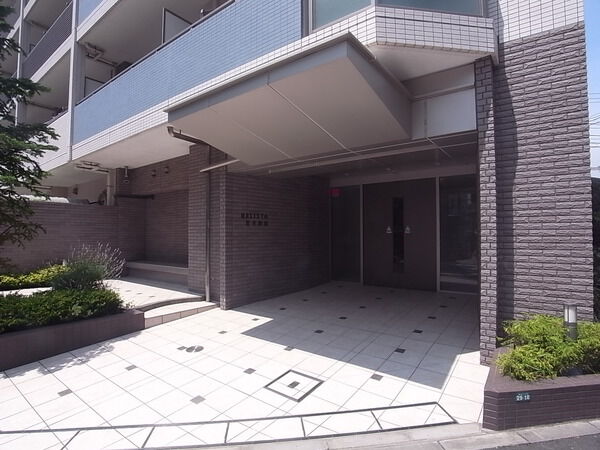 【BELISTA志木駅前】エントランス