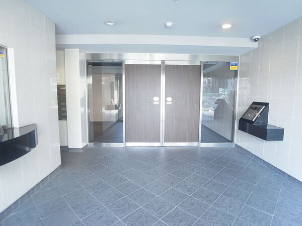 【レリアコート志木アルフォス】エントランス