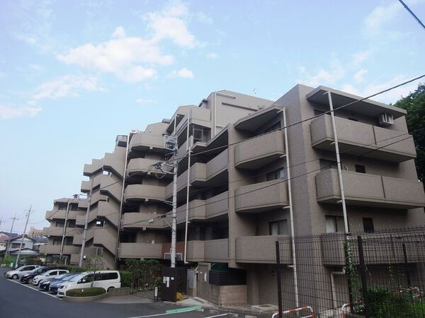 【コスモ大宮指扇ツインステージ】外観写真