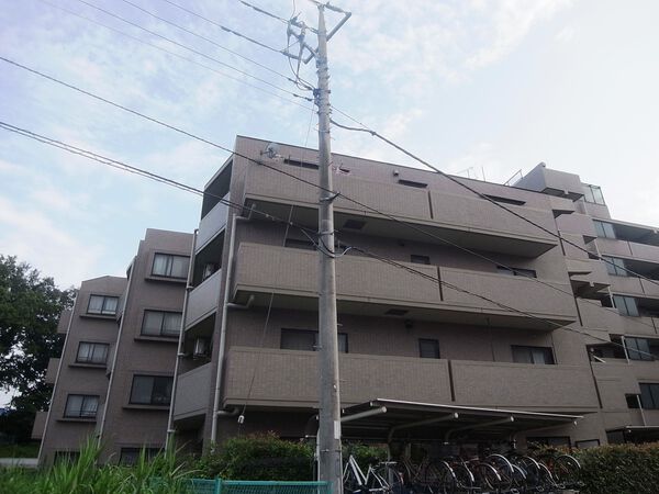 【コスモ大宮指扇ツインステージ】外観写真