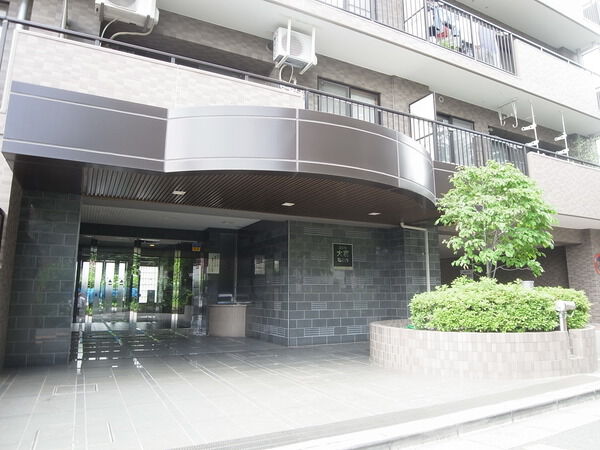 【コスモ大宮堀の内】エントランス 【コスモ大宮堀の内】エントランス