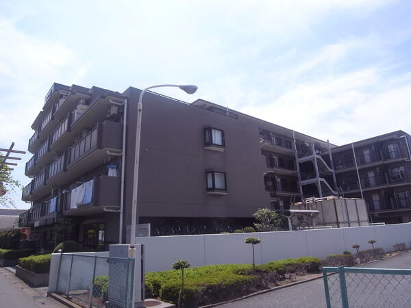 【クラーク春日部弐番館】物件外観